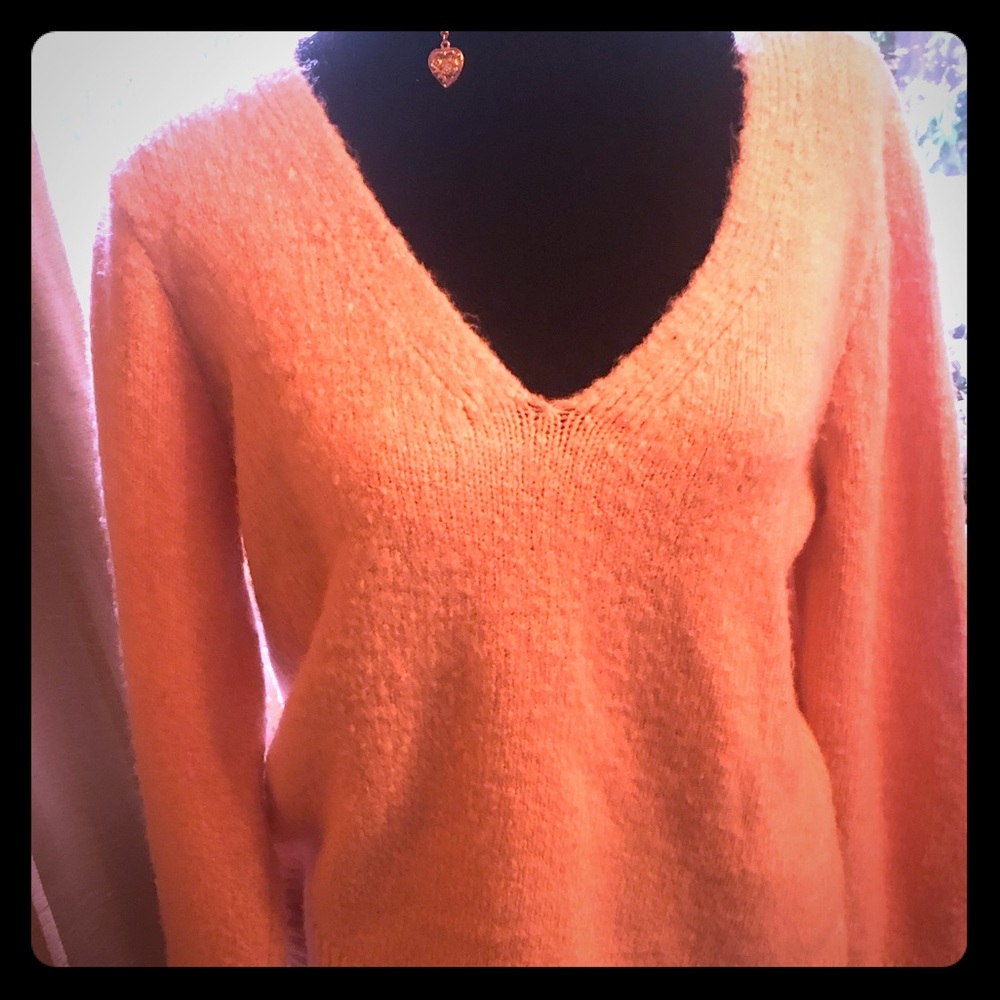 NWOT Tahari Sweater